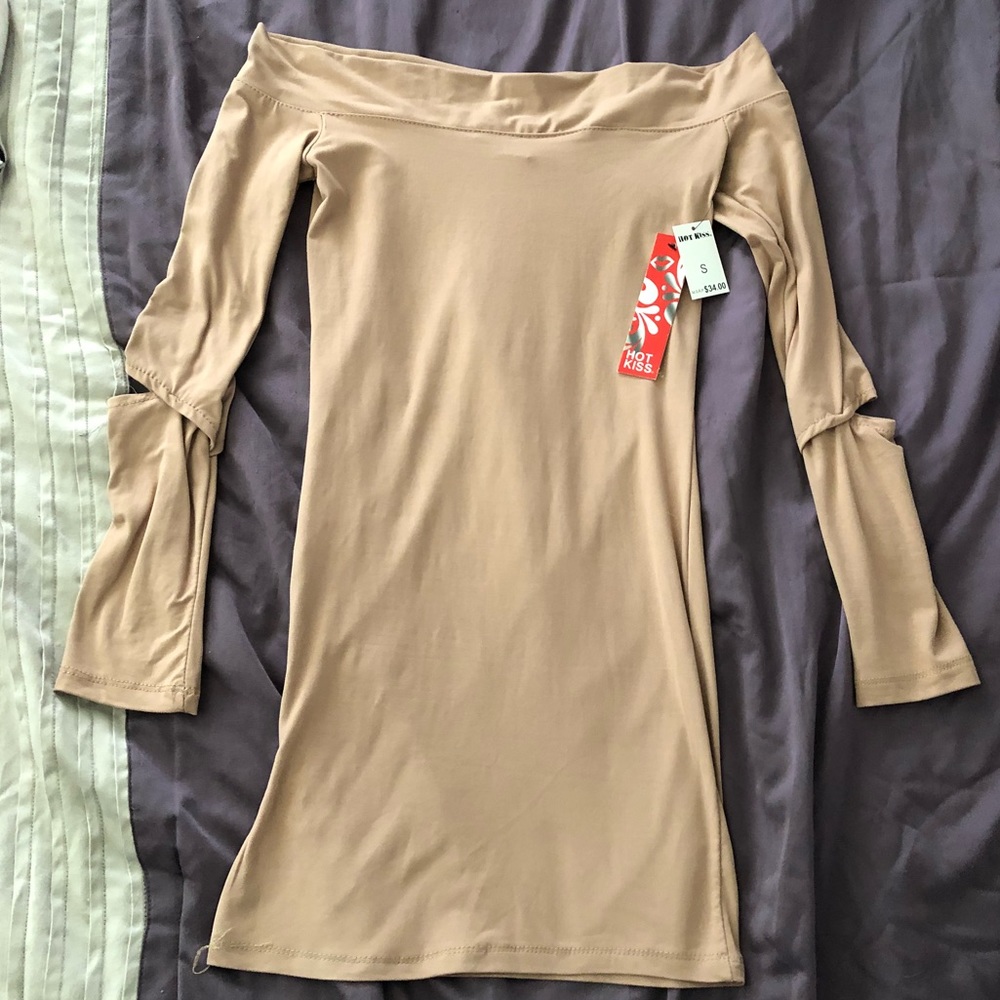 Long sleeve off the shoulder bodycon dress